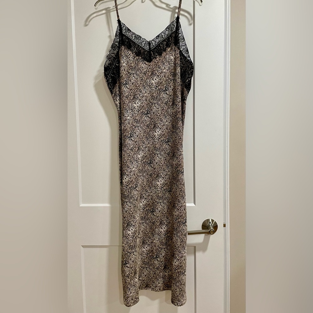 Elegant Black and Cream Lace Trim Dress
